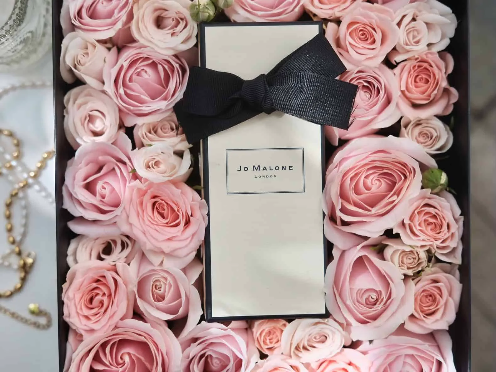 Jo Malone Gift Box with Roses (30ml)