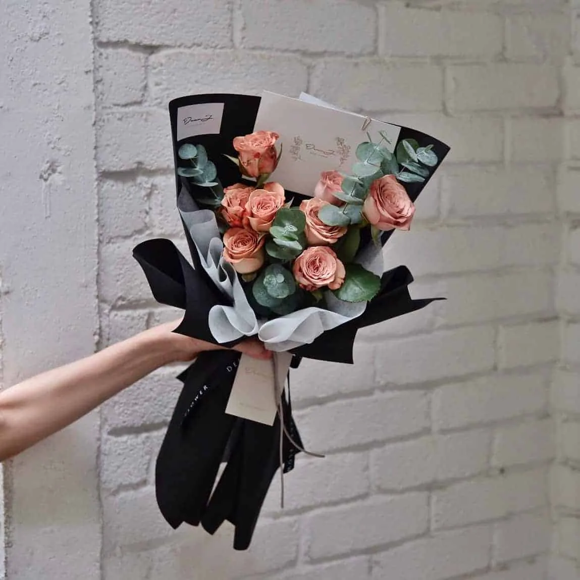 Minimalist Cappuccino Roses