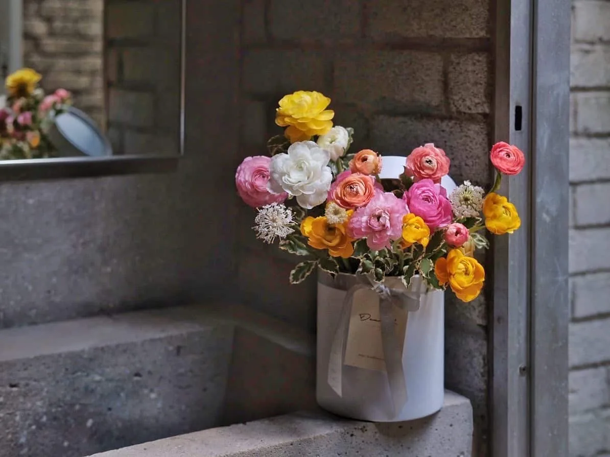 Ranunculus Hat Box
