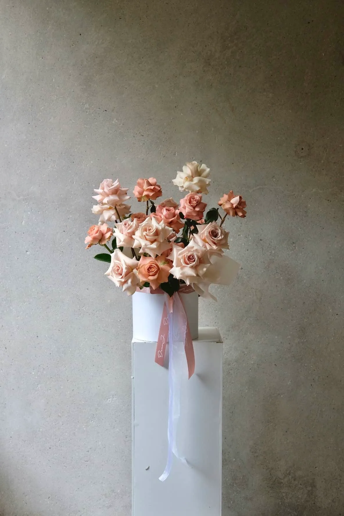 Quicksand & Cappuccino Roses Hat Box 2