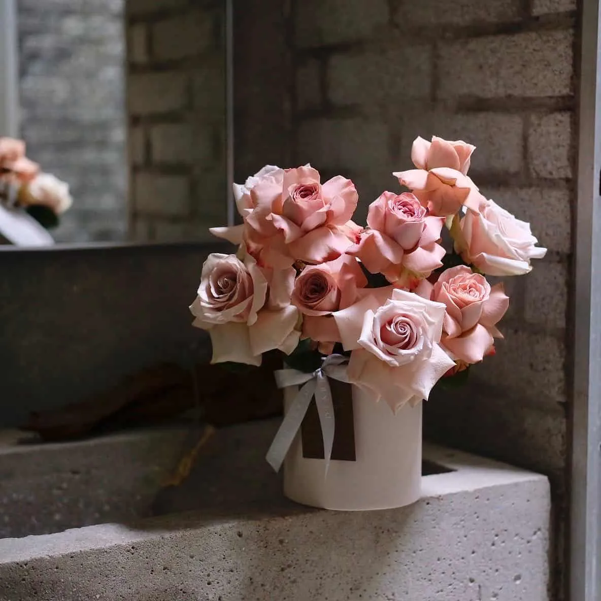 Quicksand & Cappuccino Roses Hat Box 3