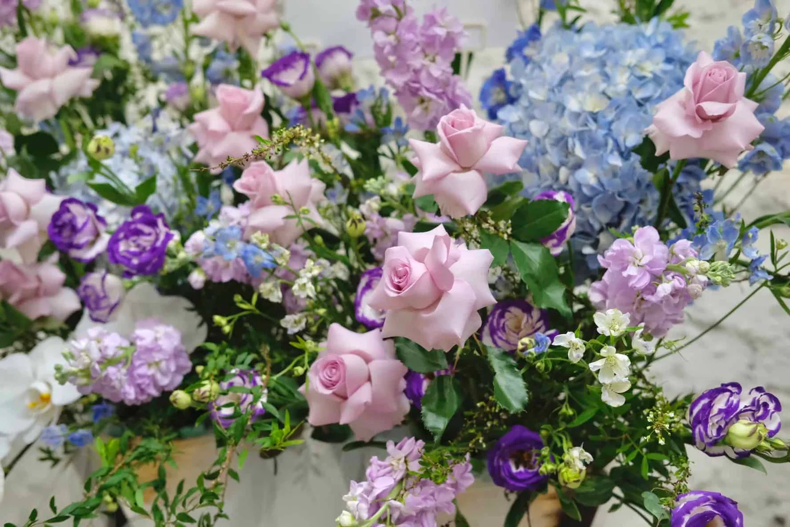 Deluxe Purple & Blue Themed Flower Stand 3