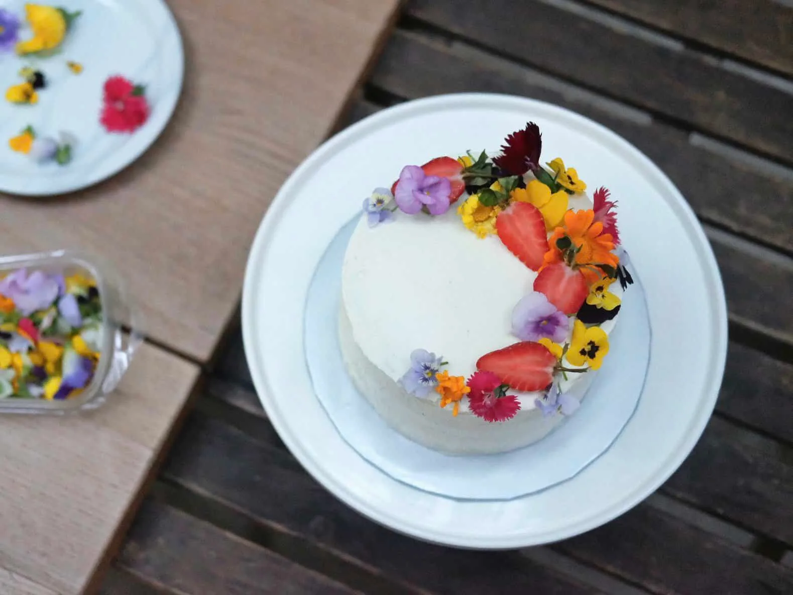 6" Edible Flower Cake
