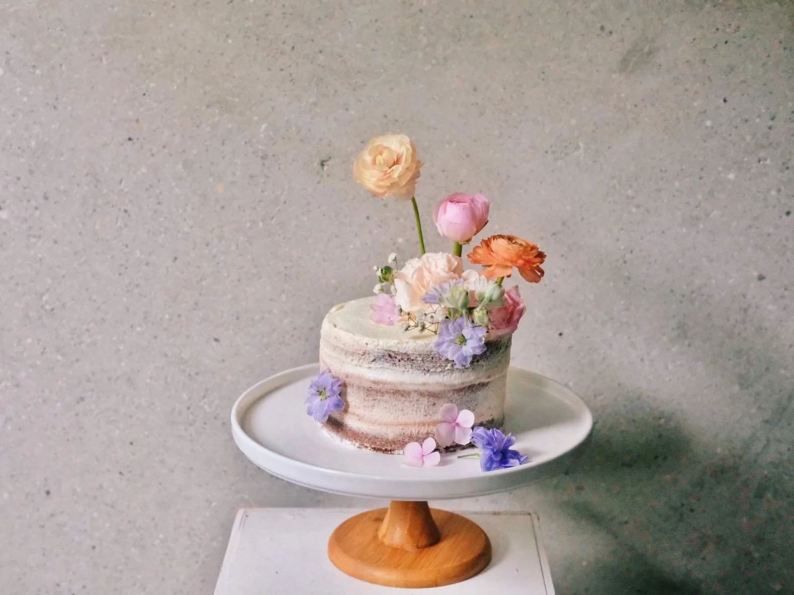 6" Naked Flower Cake 2