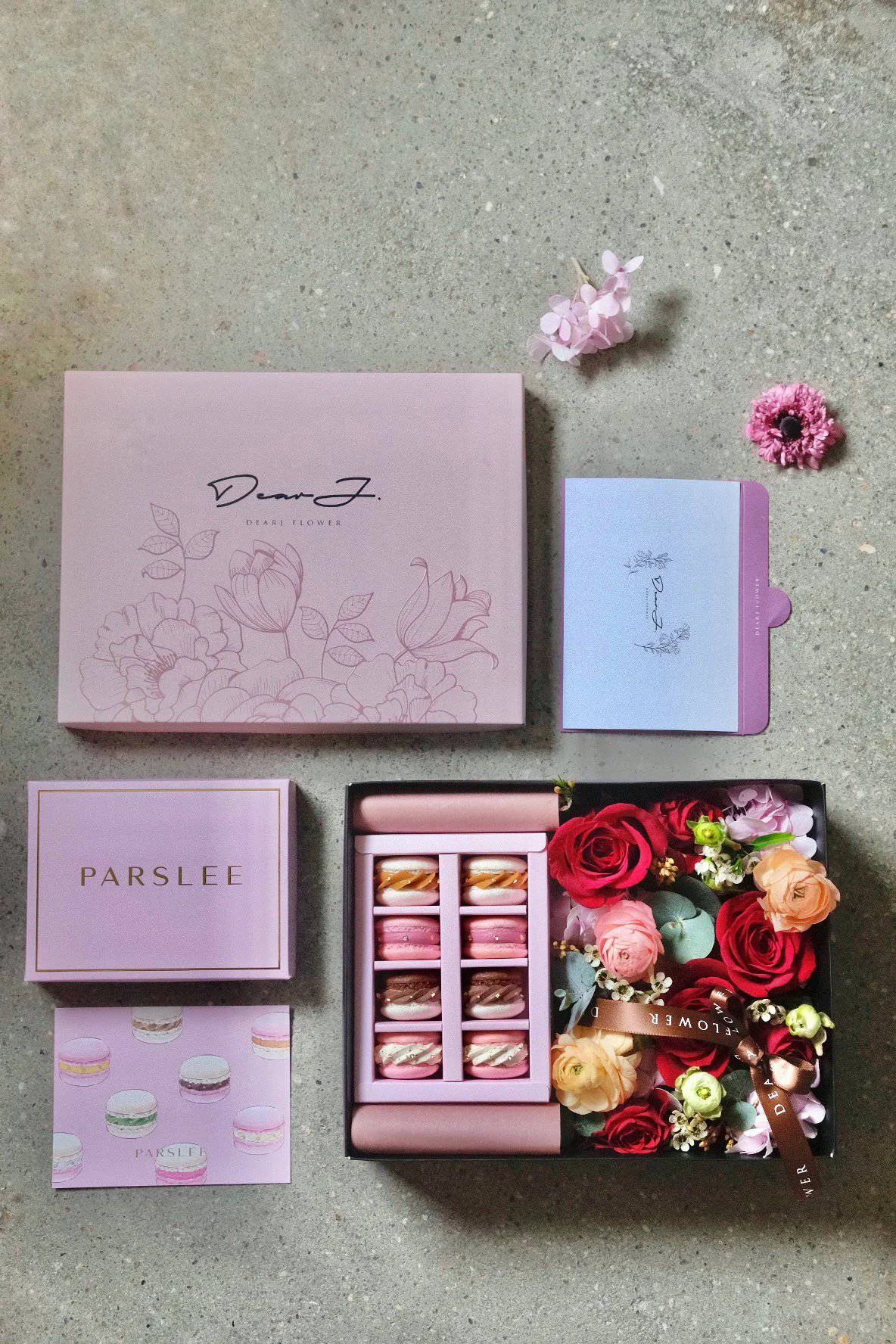 Dear J x Parslee Macarons Gift Set (Red)