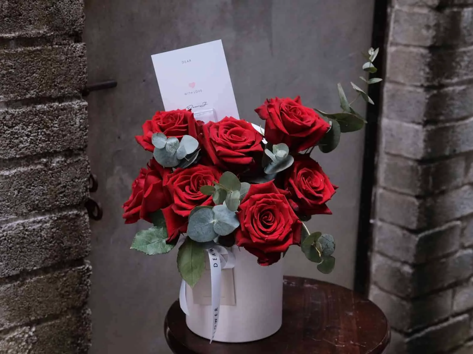 Classic Red Roses Hat Box 2
